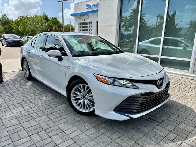 2019 Toyota Camry Hybrid XLE