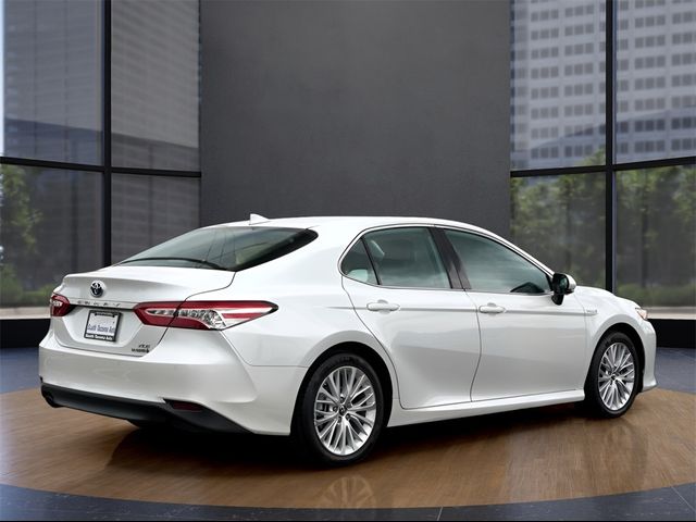 2019 Toyota Camry Hybrid XLE