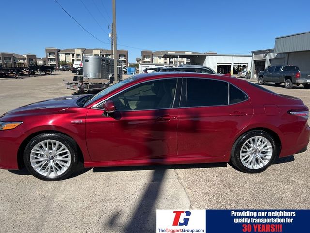 2019 Toyota Camry Hybrid XLE
