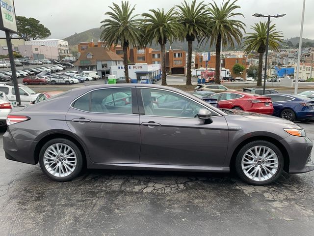 2019 Toyota Camry Hybrid XLE