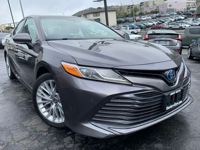 2019 Toyota Camry Hybrid XLE