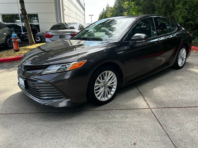 2019 Toyota Camry Hybrid XLE