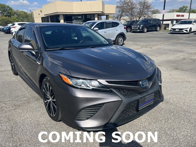 2019 Toyota Camry Hybrid XLE