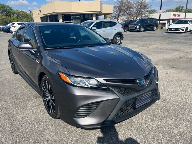 2019 Toyota Camry Hybrid XLE