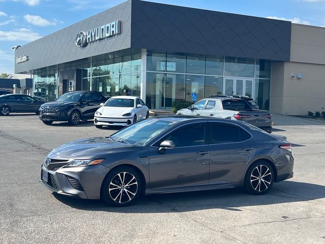 2019 Toyota Camry Hybrid XLE