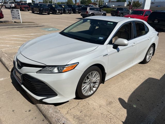 2019 Toyota Camry Hybrid XLE