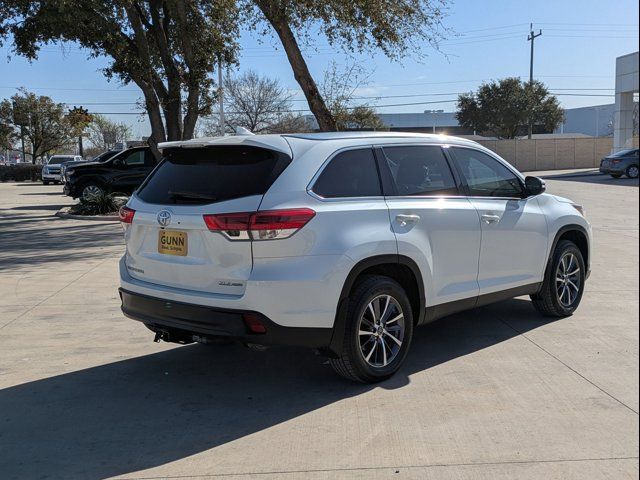 2019 Toyota Highlander SE