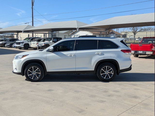 2019 Toyota Highlander SE