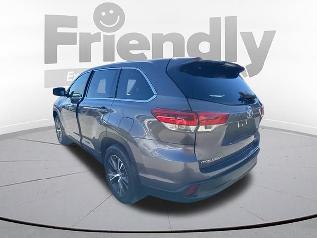 2019 Toyota Highlander 