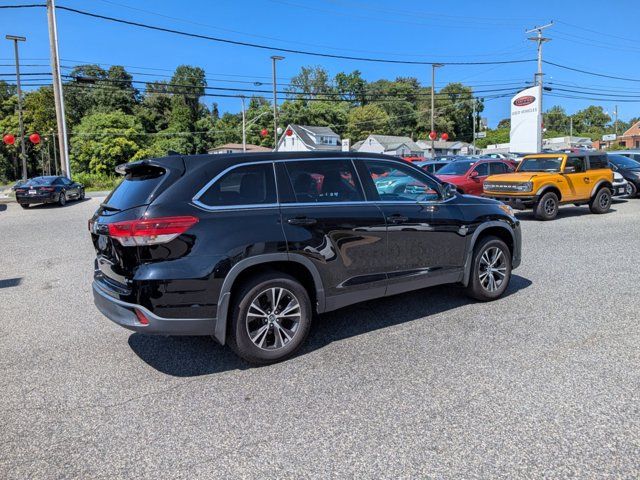 2019 Toyota Highlander LE