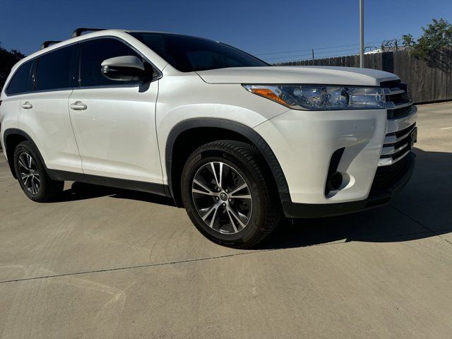 2019 Toyota Highlander LE