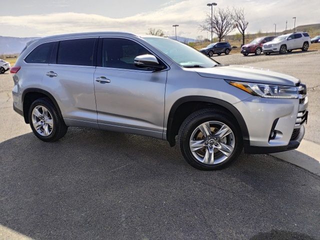 2019 Toyota Highlander 