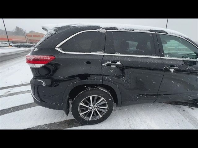 2019 Toyota Highlander SE