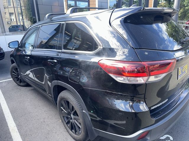 2019 Toyota Highlander SE