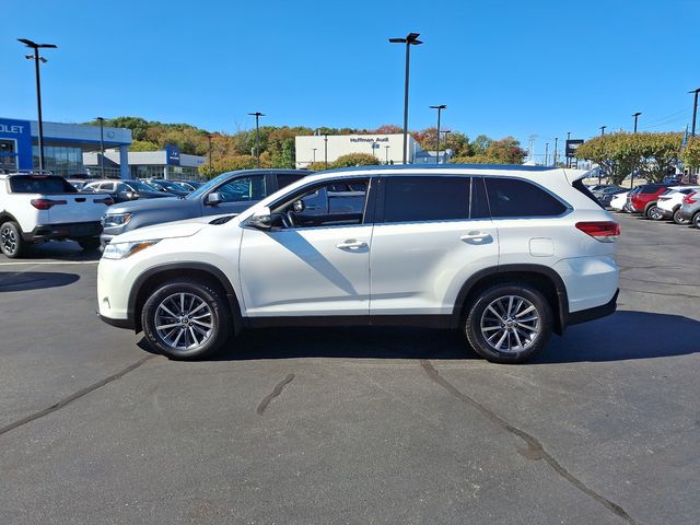 2019 Toyota Highlander SE