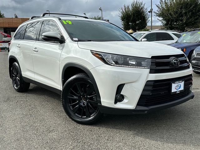 2019 Toyota Highlander SE