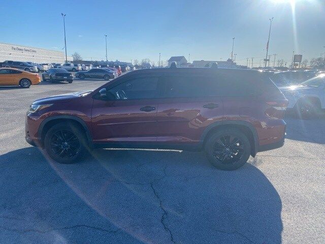 2019 Toyota Highlander SE