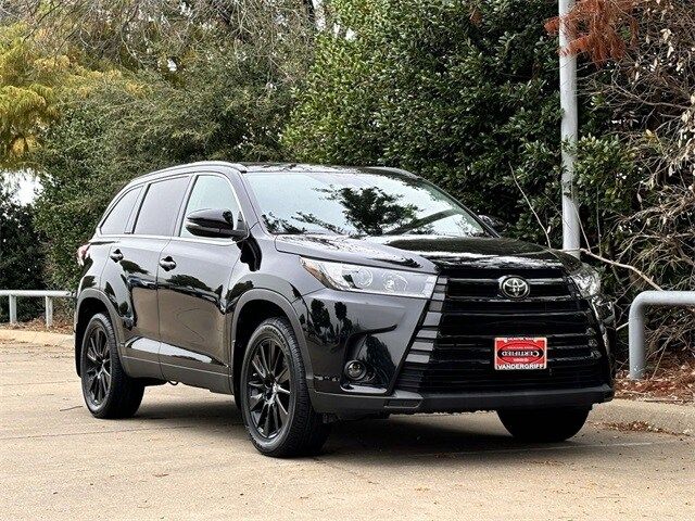 2019 Toyota Highlander SE