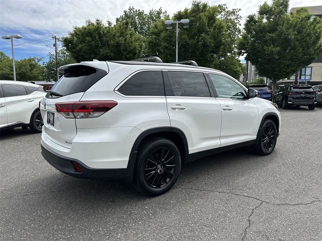 2019 Toyota Highlander SE