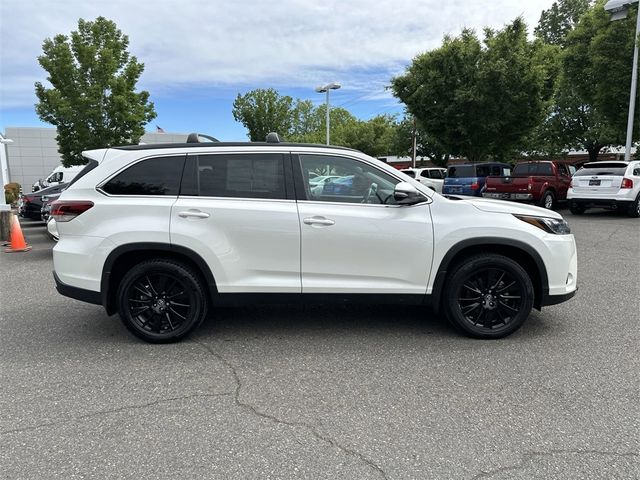 2019 Toyota Highlander SE