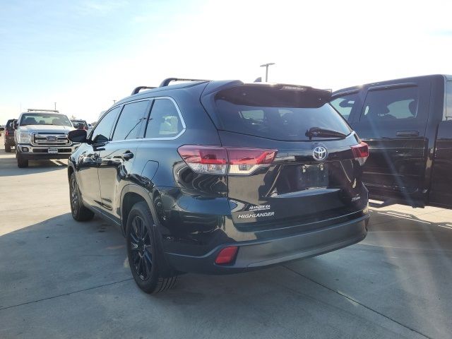 2019 Toyota Highlander SE