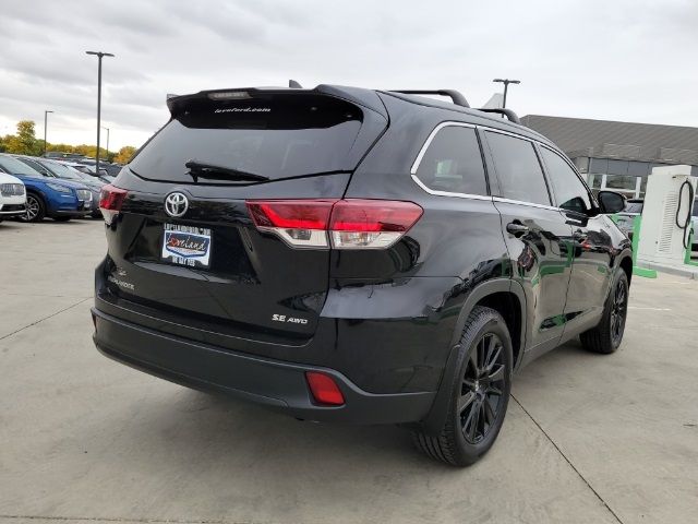 2019 Toyota Highlander SE