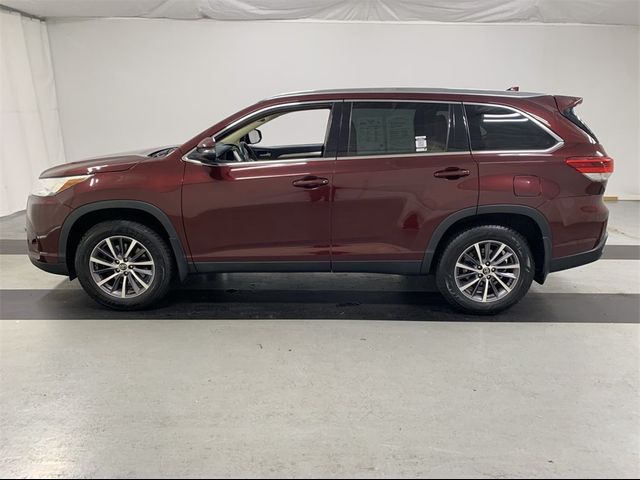 2019 Toyota Highlander SE