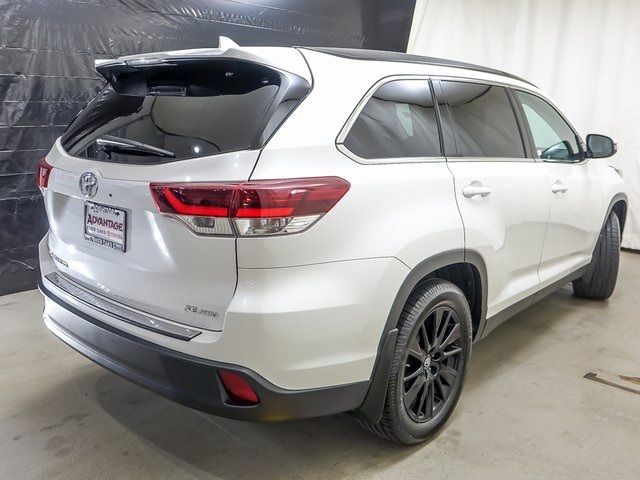 2019 Toyota Highlander SE