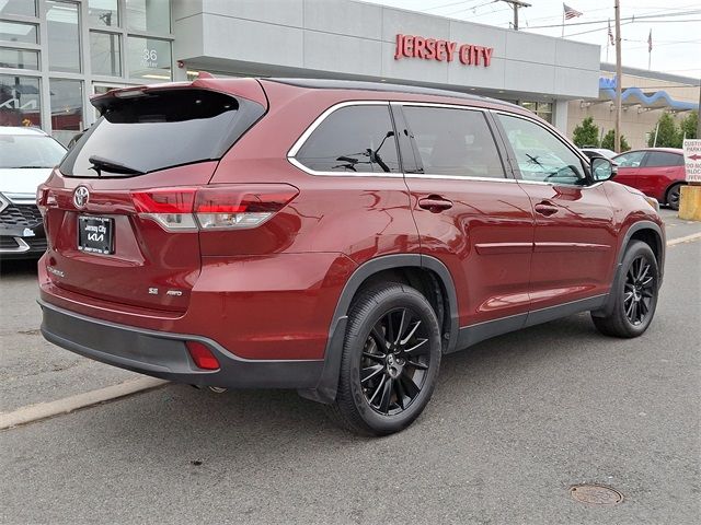 2019 Toyota Highlander SE