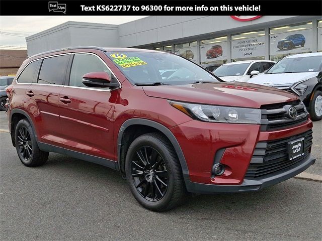 2019 Toyota Highlander SE