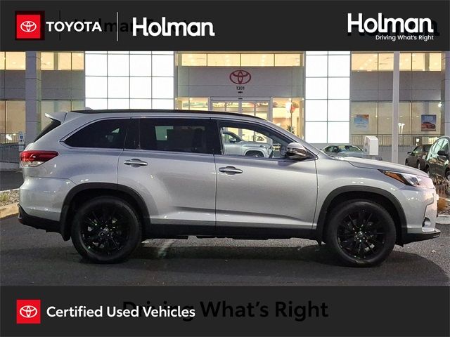 2019 Toyota Highlander SE