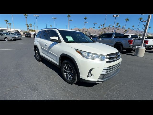 2019 Toyota Highlander SE