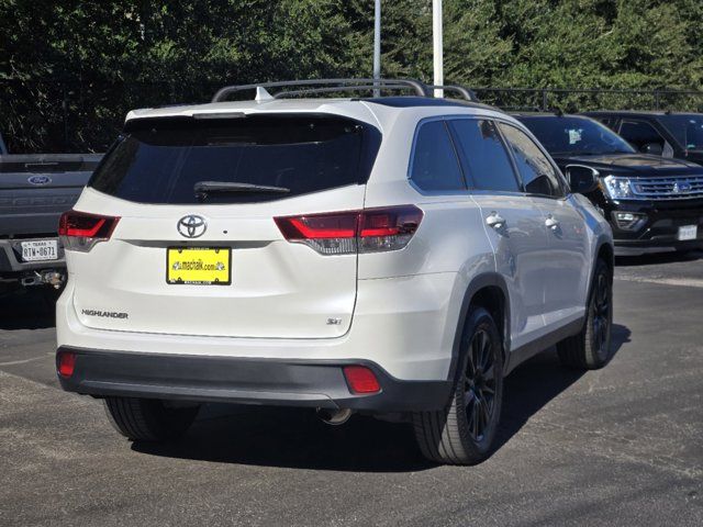 2019 Toyota Highlander SE