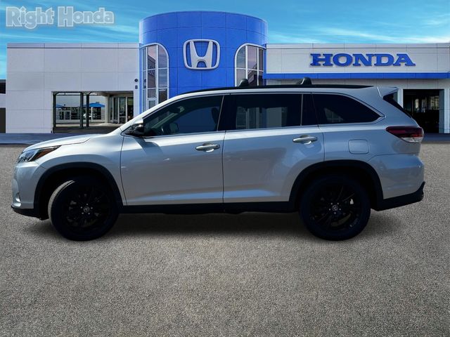 2019 Toyota Highlander SE