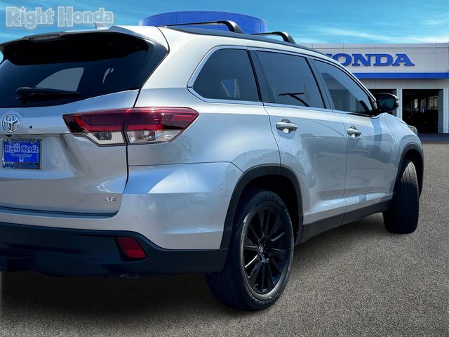 2019 Toyota Highlander SE