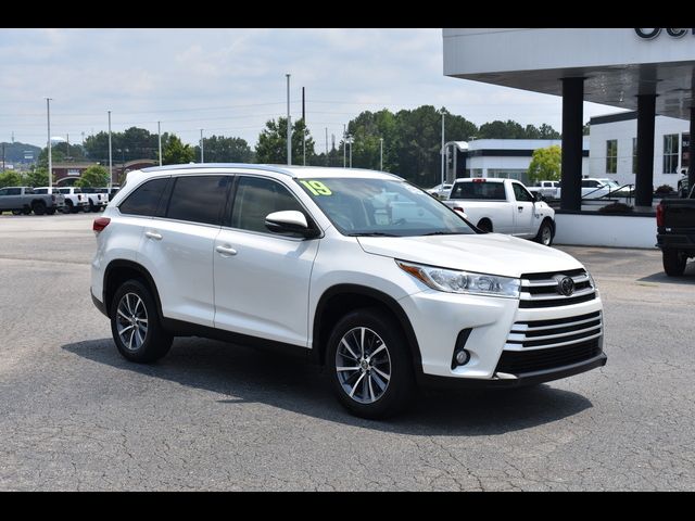 2019 Toyota Highlander SE