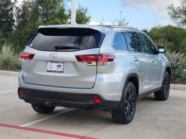 2019 Toyota Highlander SE