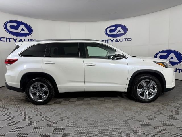 2019 Toyota Highlander 