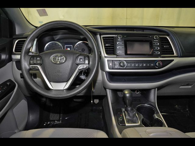 2019 Toyota Highlander LE