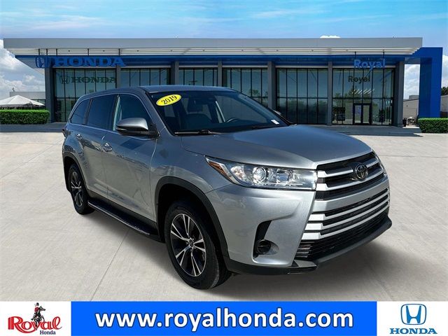 2019 Toyota Highlander LE