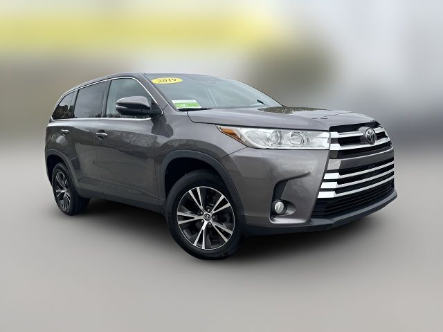 2019 Toyota Highlander 