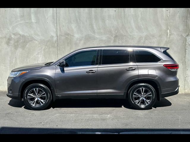 2019 Toyota Highlander LE