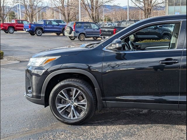 2019 Toyota Highlander LE