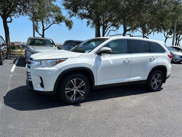 2019 Toyota Highlander LE