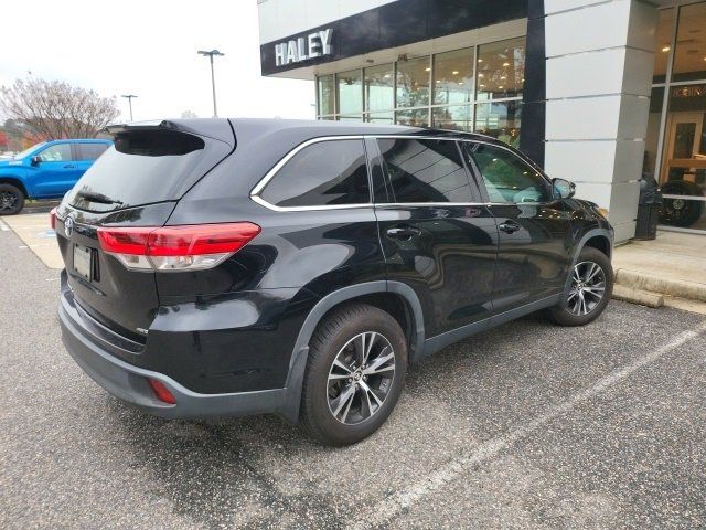 2019 Toyota Highlander LE