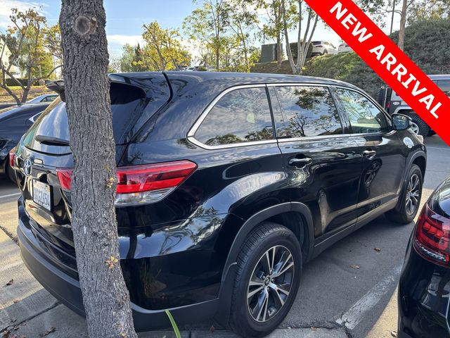 2019 Toyota Highlander LE