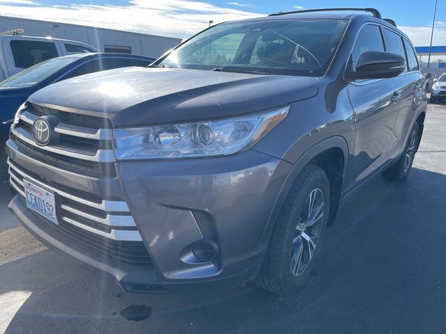 2019 Toyota Highlander LE