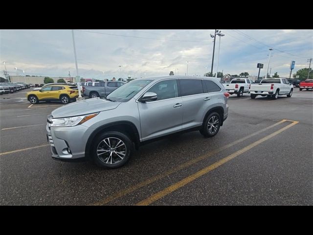 2019 Toyota Highlander LE