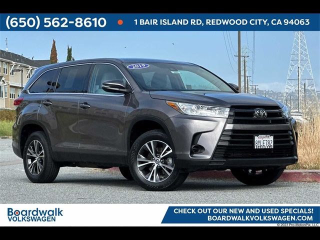 2019 Toyota Highlander LE