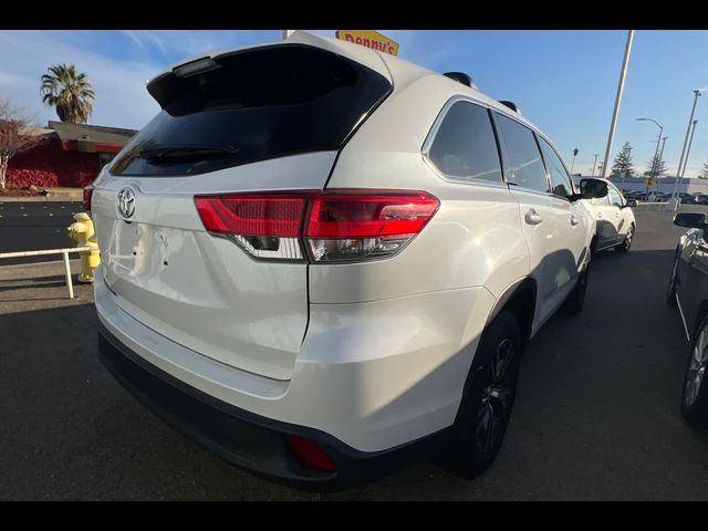 2019 Toyota Highlander LE